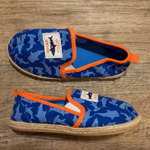H&M Shark Print Slip On Shoes Boys Size 13 Blue Orange - Picture 1 of 8